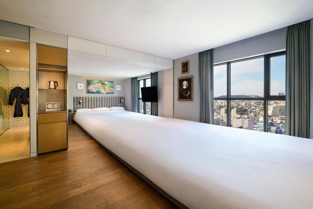 1 Bedroom, Super, Master, Suite, King Bed, City View, High Floor