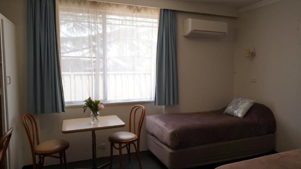 Country Motor Inn 22/36