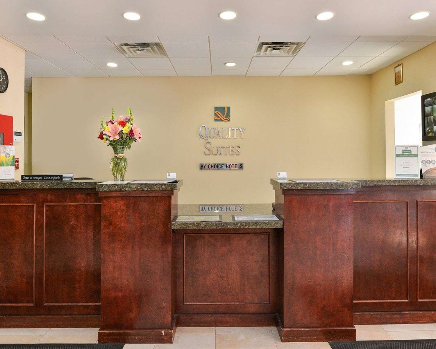 Quality Suites Stratford CT 6/37