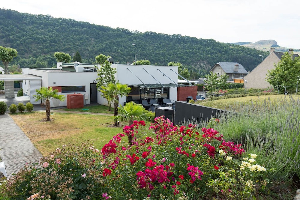 surroundings