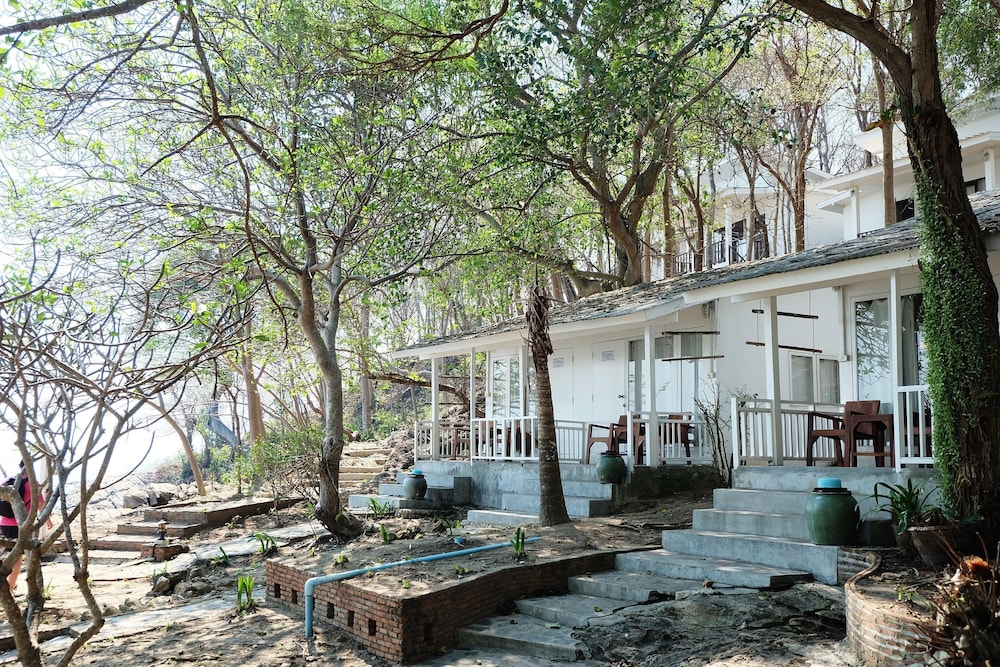 The C Samet Beach Resort 46/78