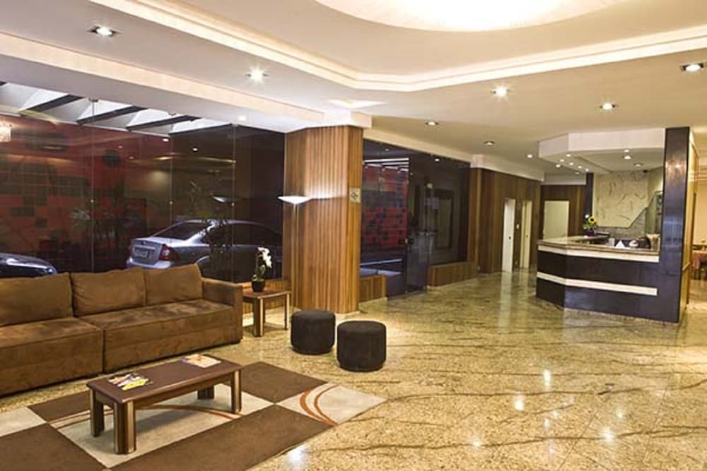 Carillon Plaza Hotel 6/50