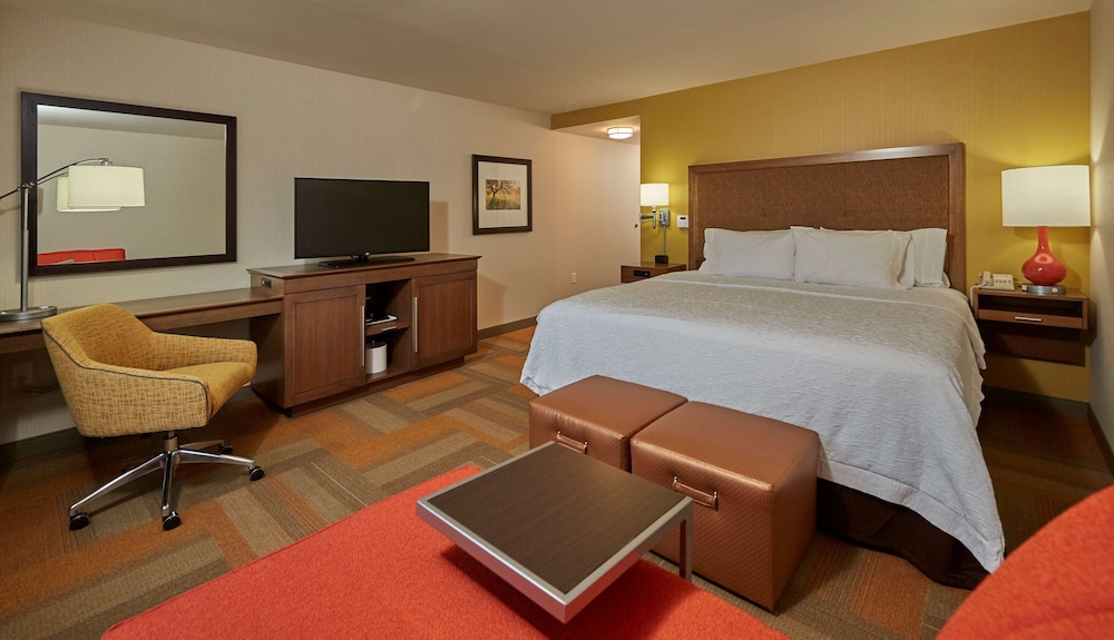 Hampton Inn and Suites Hood River 16/55