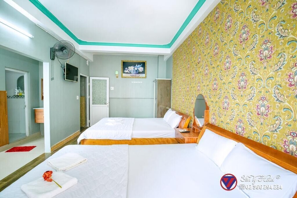 ROOM, 2 DOUBLE BEDS