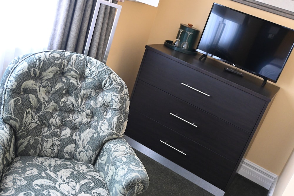Gananoque Inn Spa 30/66