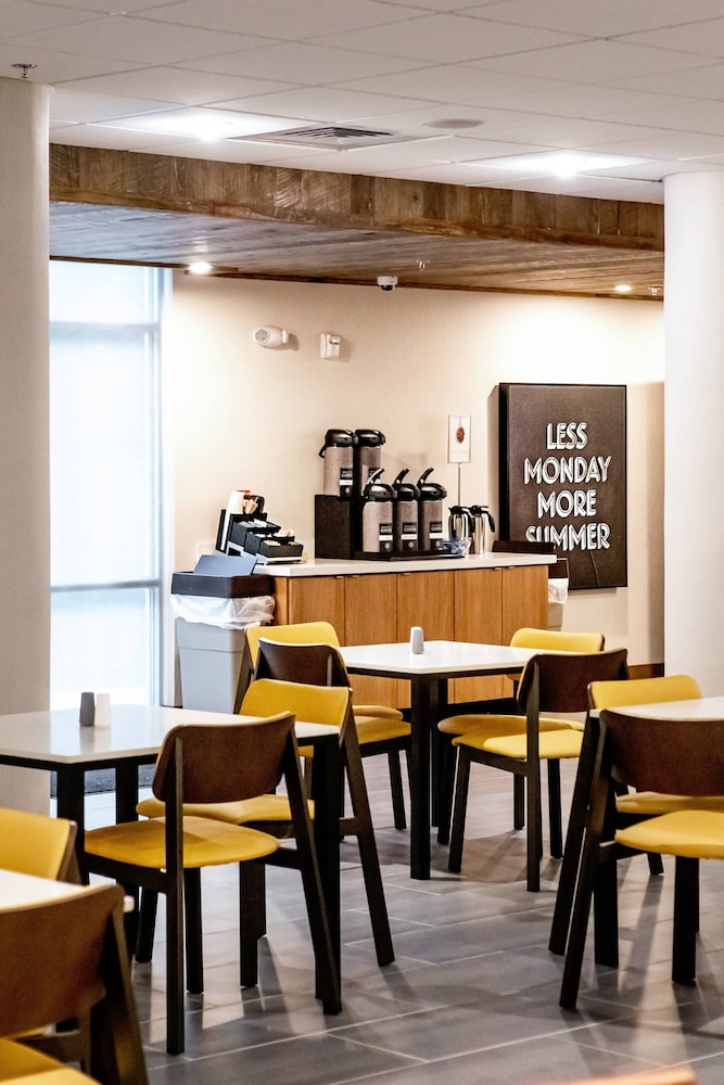Fairfield Inn & Suites By Marriott Richmond Airport 32/48