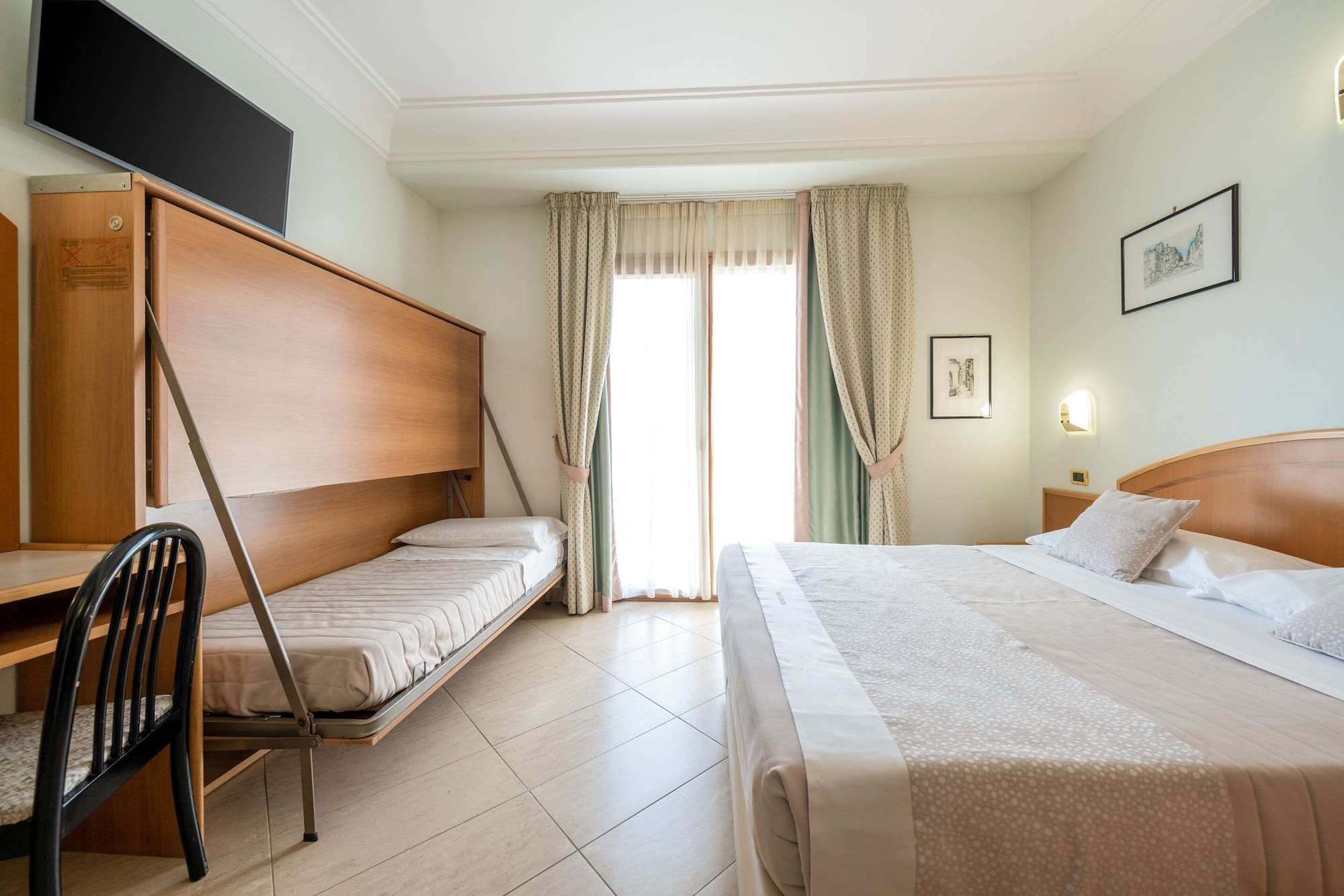 غرفة ثلاثية بسرير مزدوج وسرير فردي، Gardenia Sorrento Coast, Ascend Hotel Collection 2/10