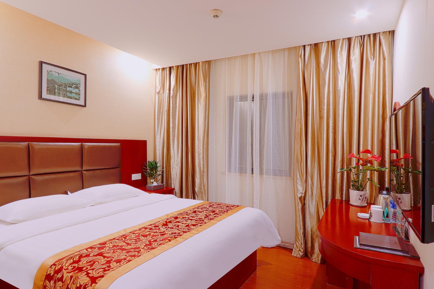 Room, Double Bed, No Window