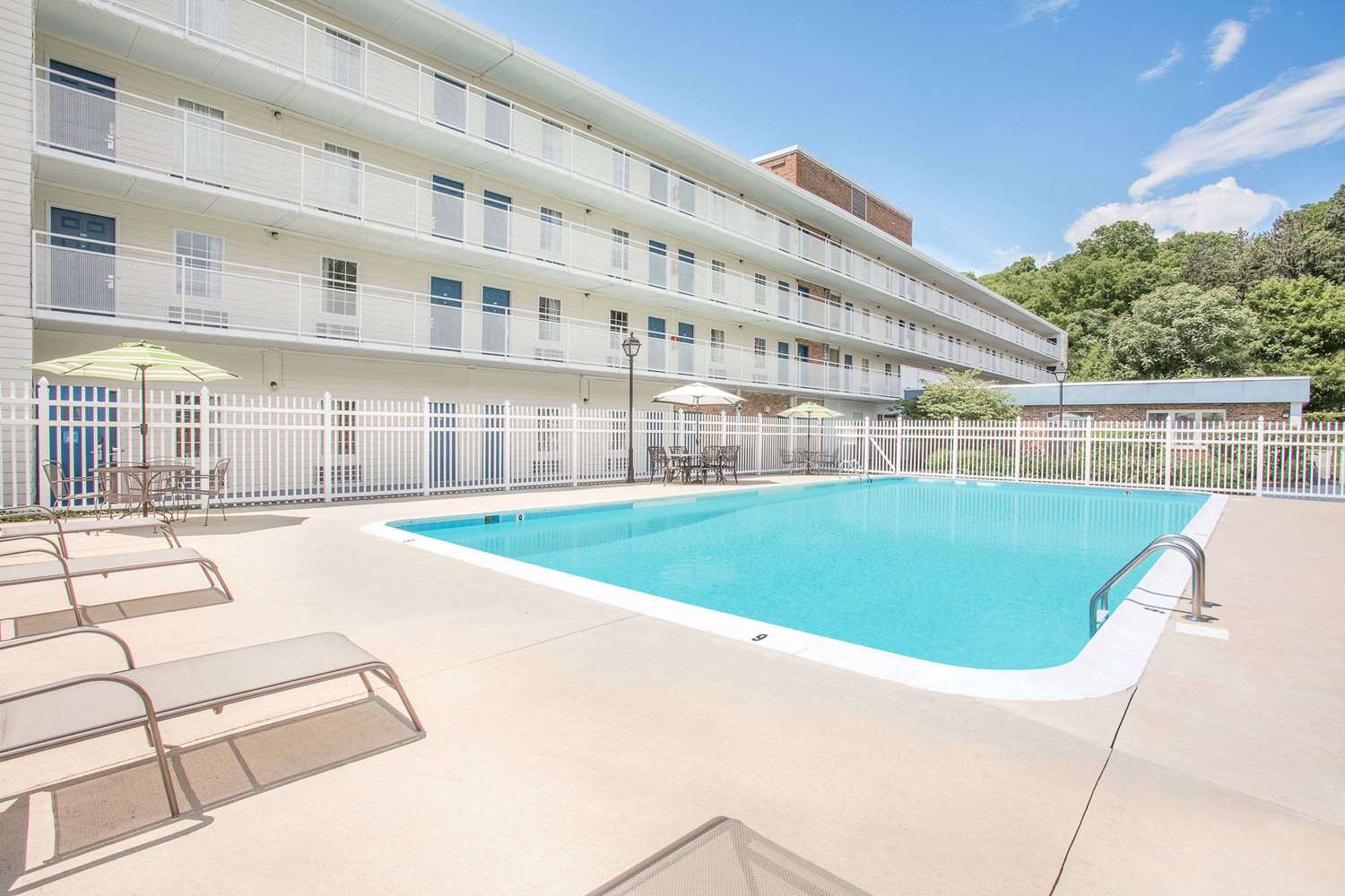 Howard Johnson by Wyndham Staunton 5/34