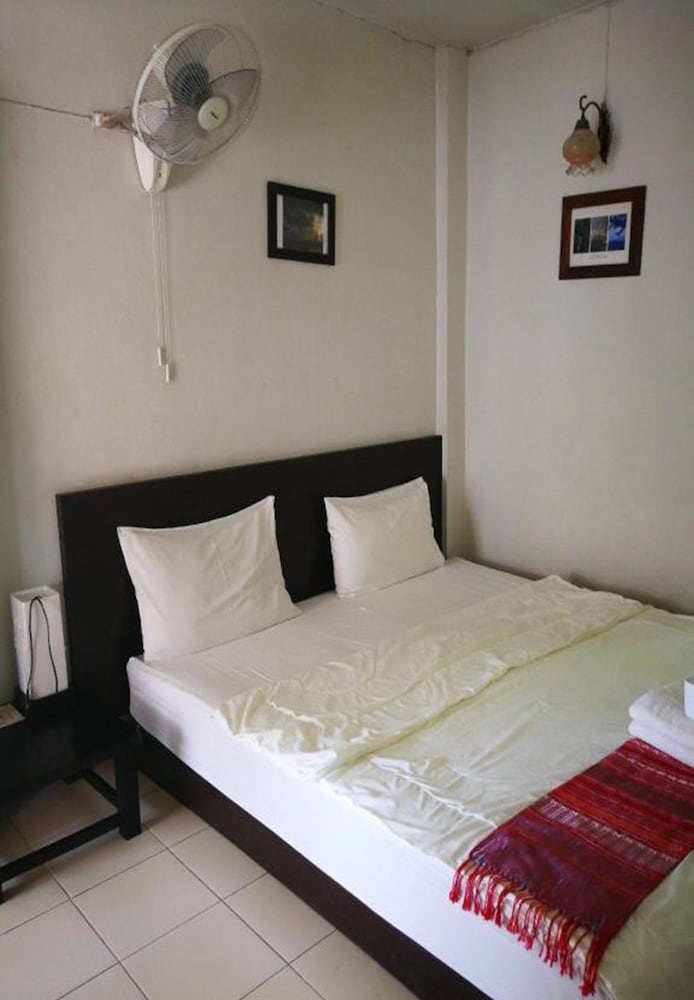 ROOM, DOUBLE BED, WITH FAN
