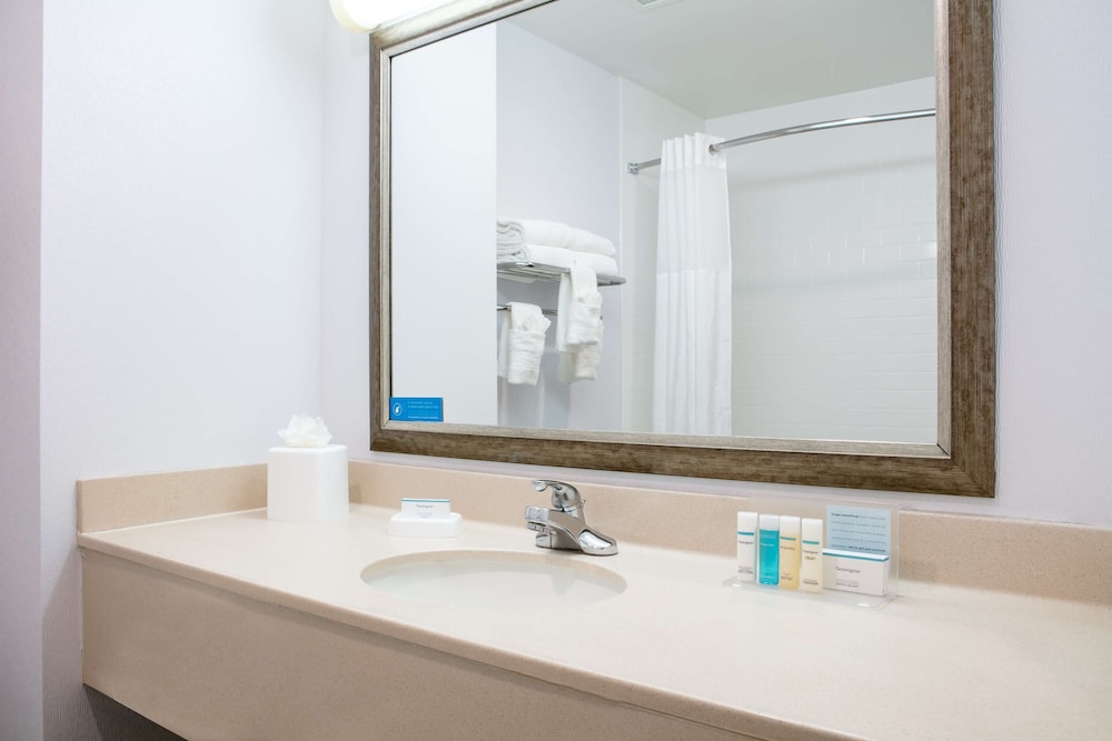 Hampton Inn Council Bluffs 10/41