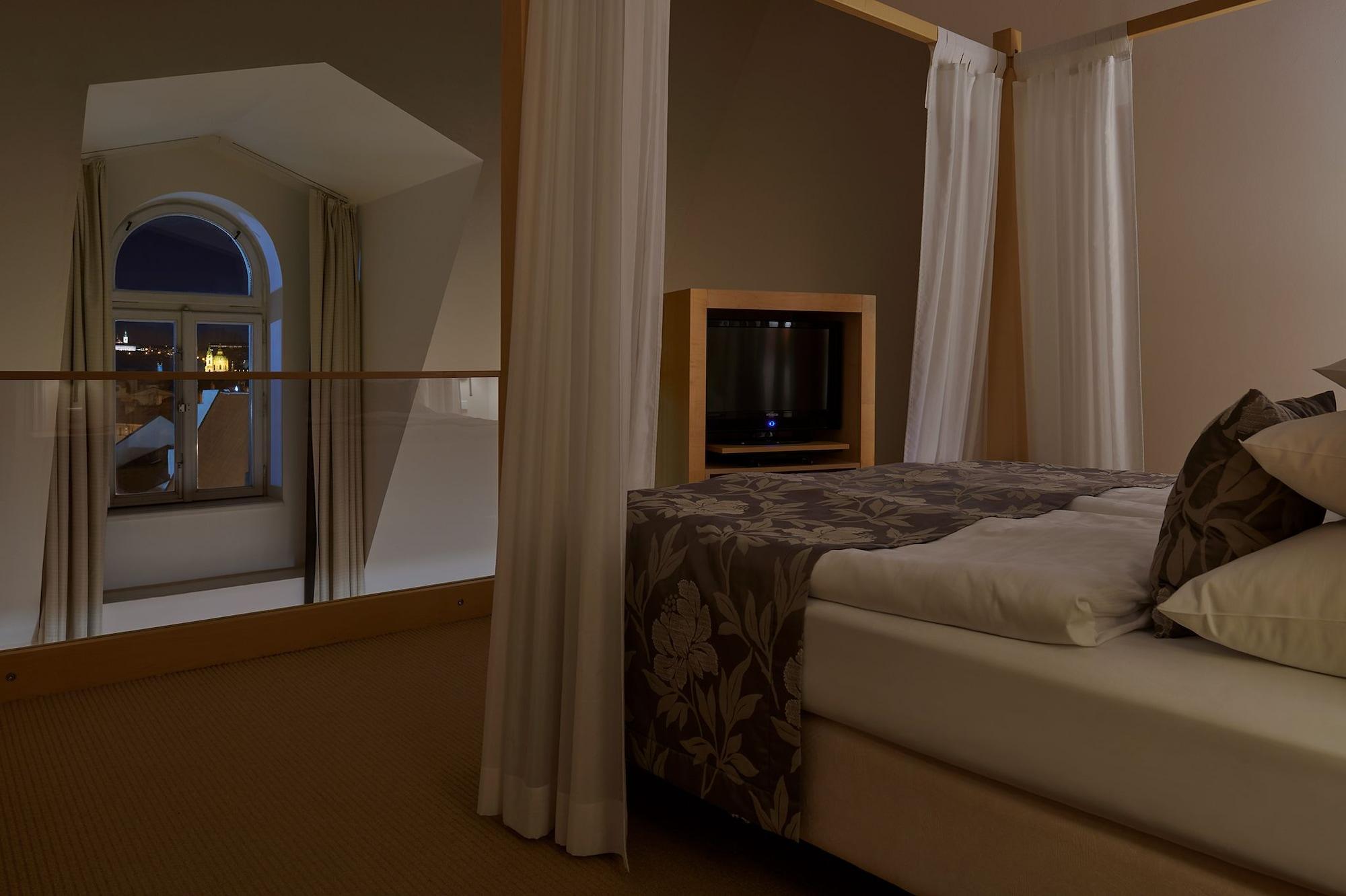 Skyloft, Junior Suite