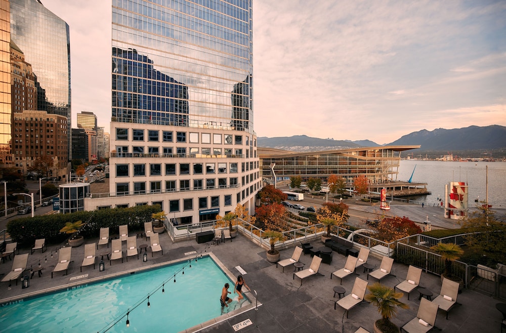 Fairmont Waterfront 4/72