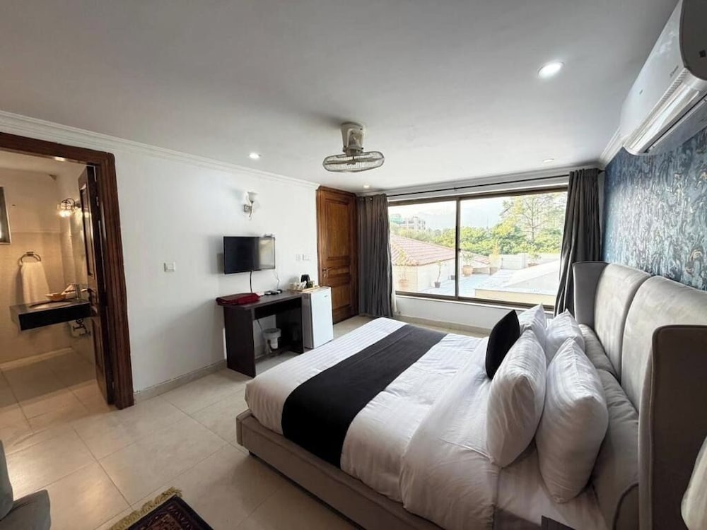 Rhodium Elite Hotel 20/56