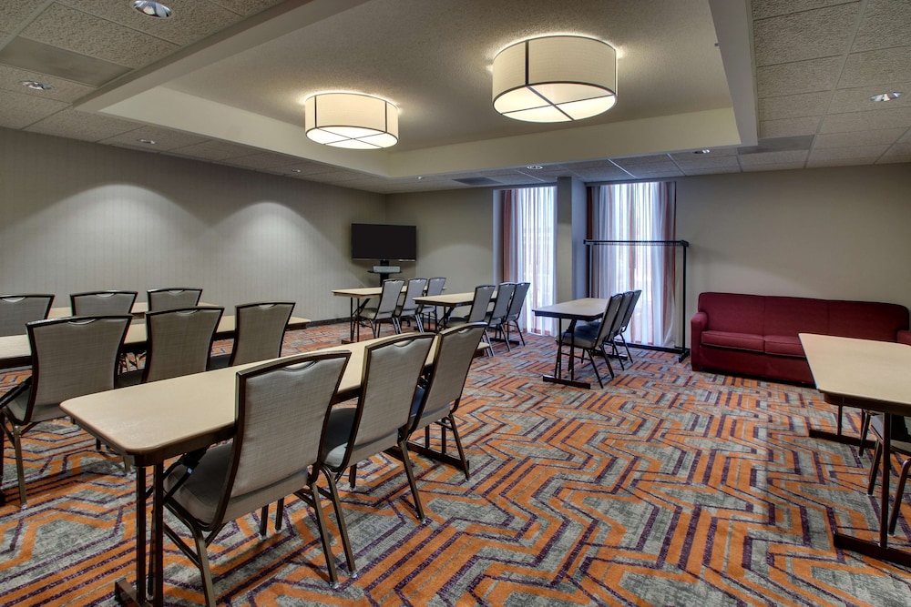 Drury Inn and Suites Evansville East 42/50