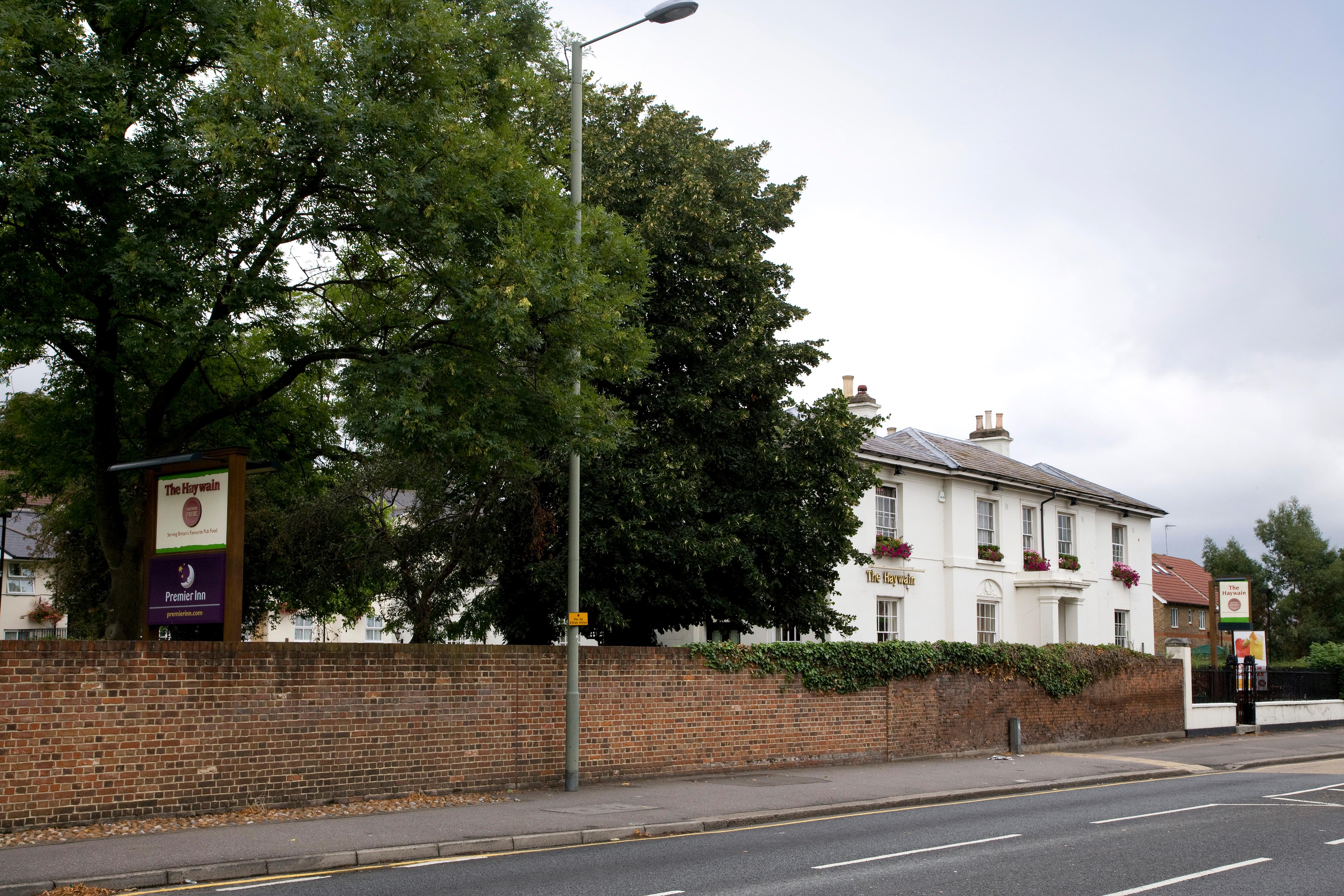 Premier Inn Epsom Central 23/26