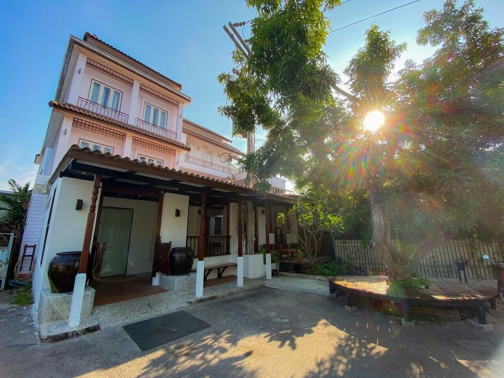Thanicha Resort Amphawa 6/72