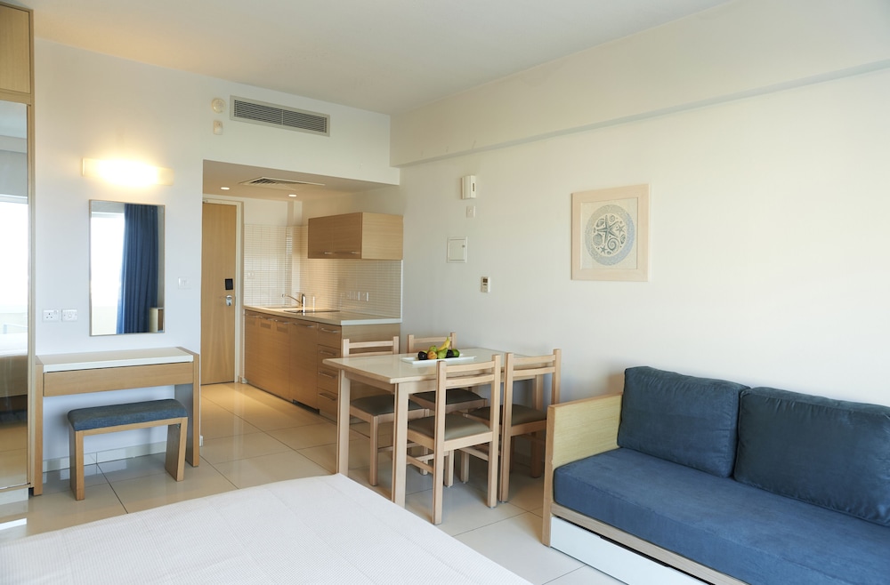 Sunrise Oasis Hotel & Waterpark 24/50