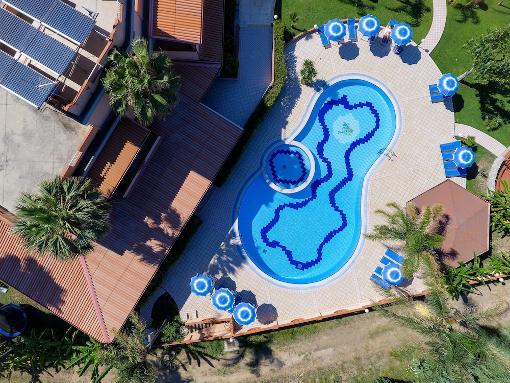VILLAGGIO RESIDENCE OLD RIVER 62/66