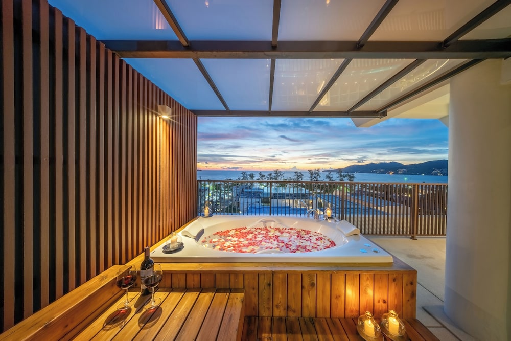 PATONG BEACH HOTEL 39/65