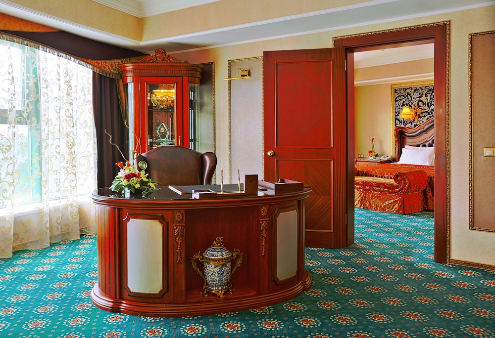 Diplomat Hotel Business Center 5/50