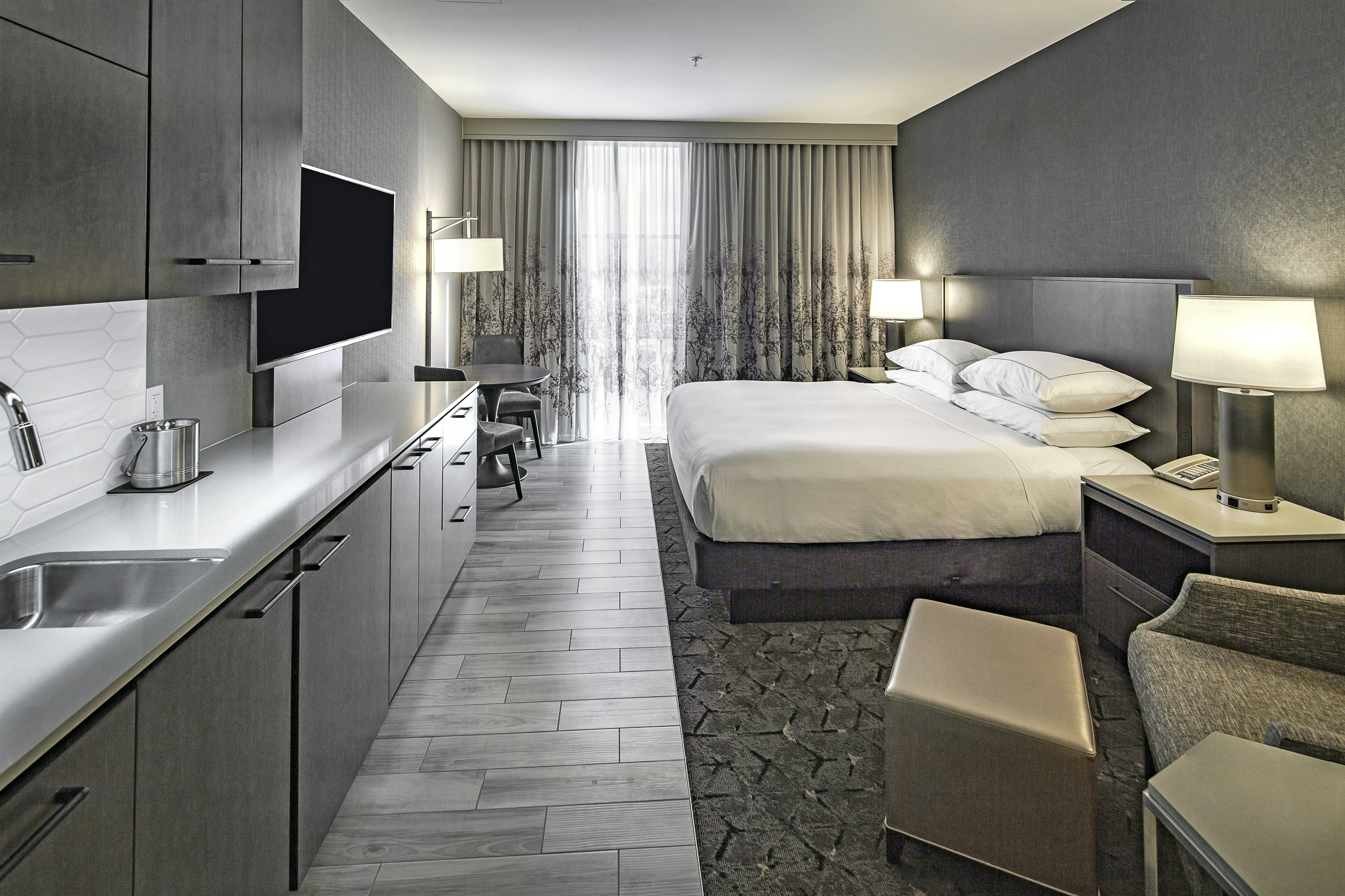 Studio, King Bed, Kitchenette