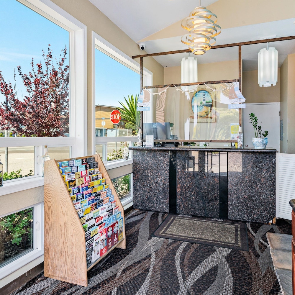 Pacific Shores Inn 6/56