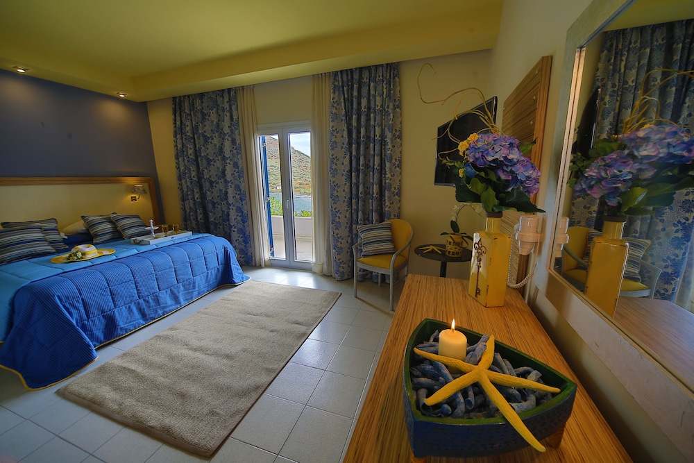 Dolphin Bay Seaside Resort & Suites 26/74
