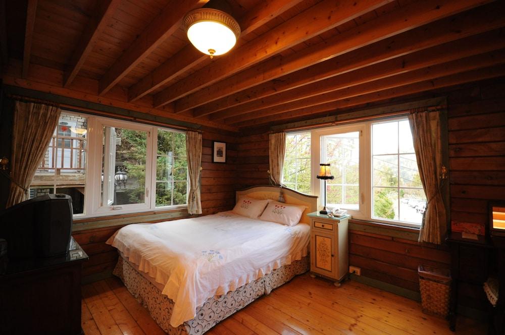 Classic, King Bed