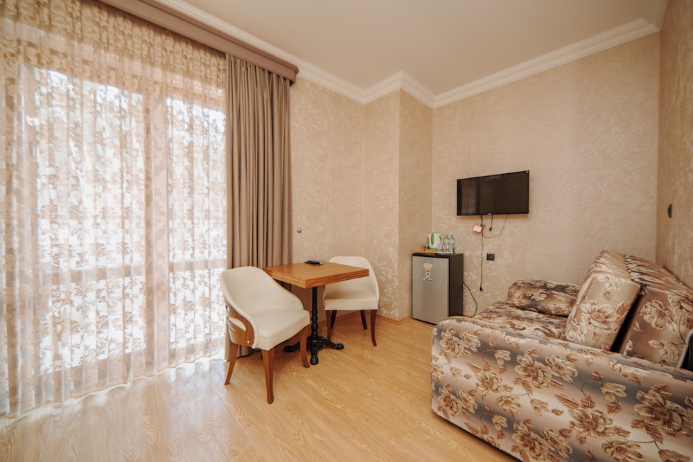 Natali Hotel 44/65