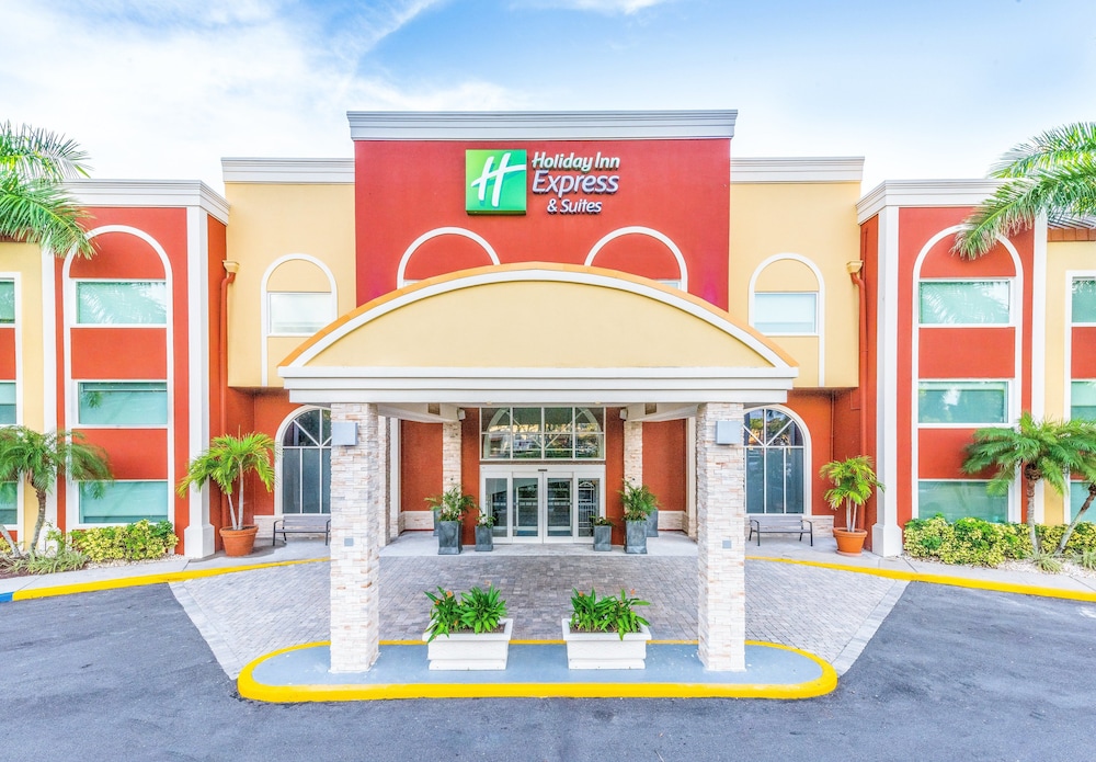 Holiday Inn Express & Suites Bradenton West, an IHG Hotel 3/69