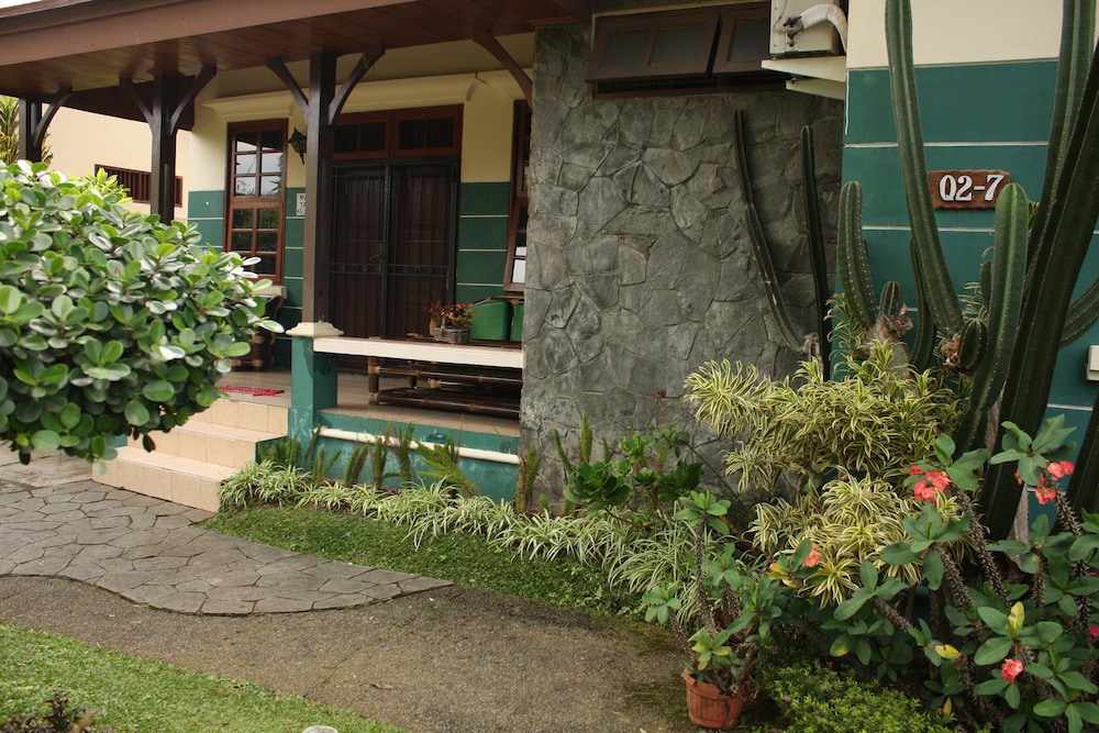 Villa Kota Bunga Anyelir 1/51