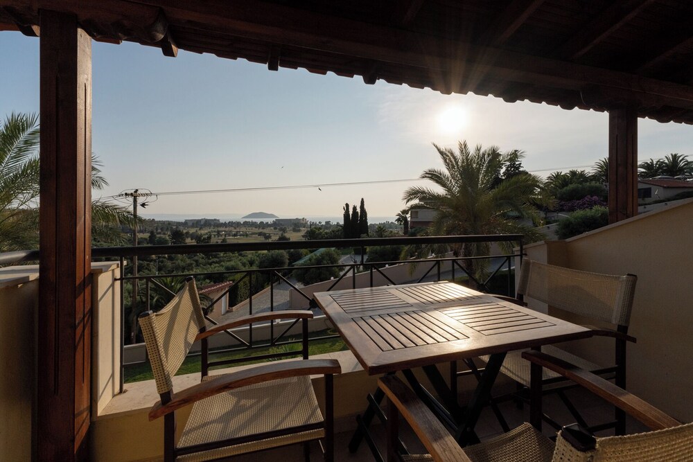 Kelyfos Hotel Bungalows and Suites 35/50