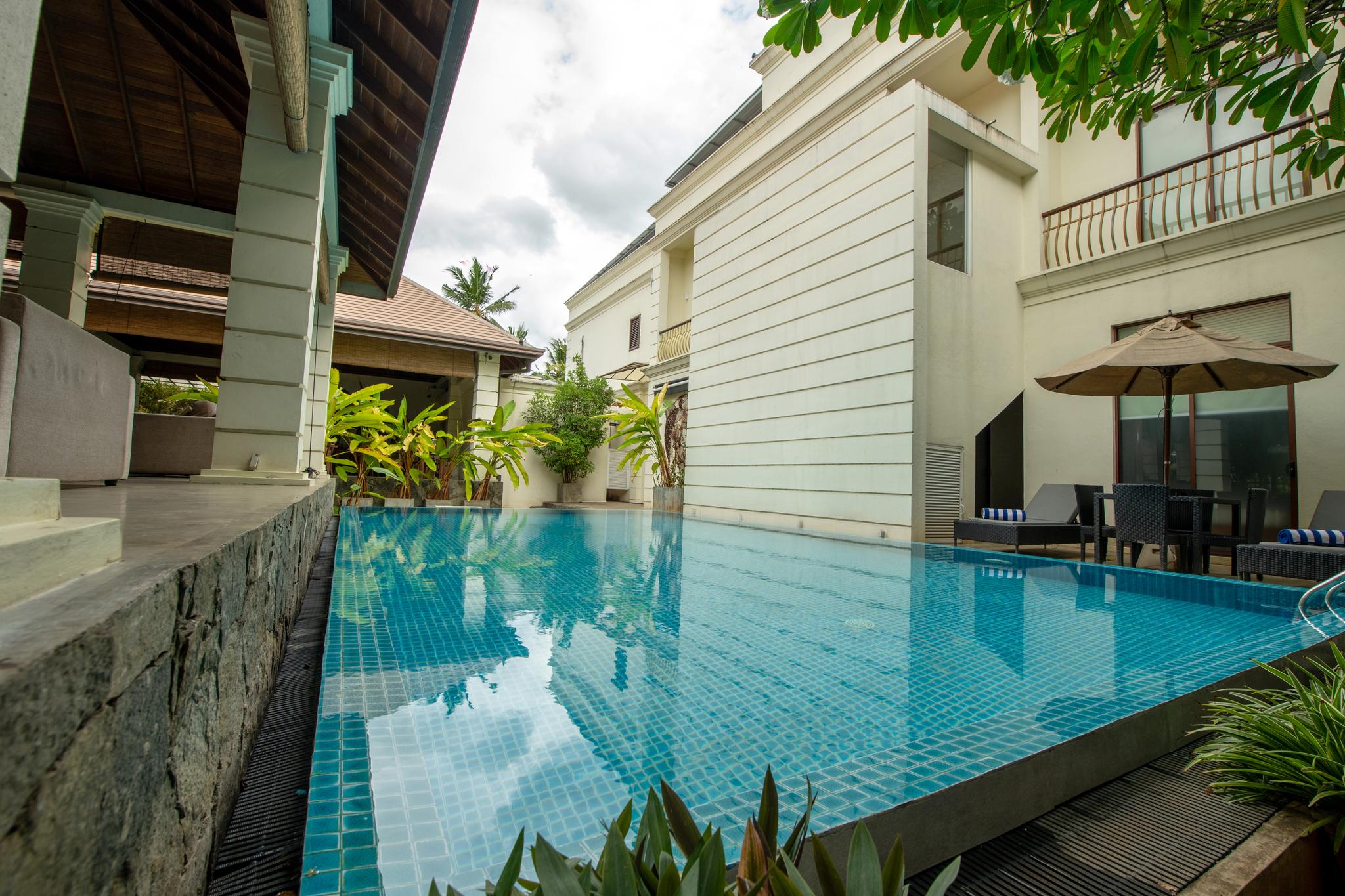 Kevans Casa City Hotel 34/35