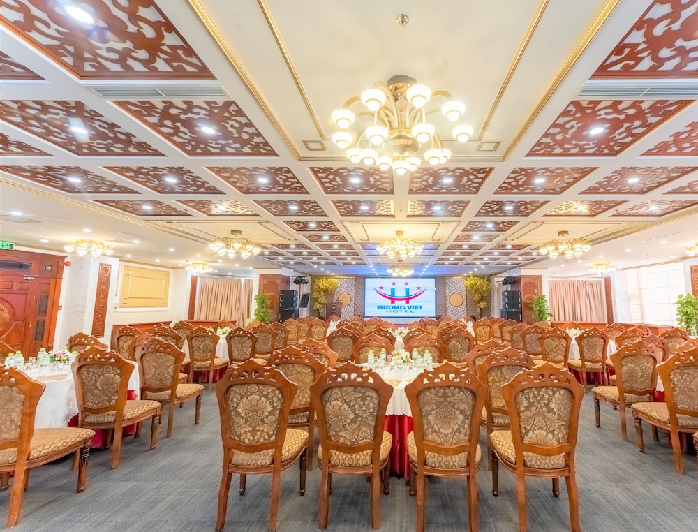 Huong Viet Hotel 88/99