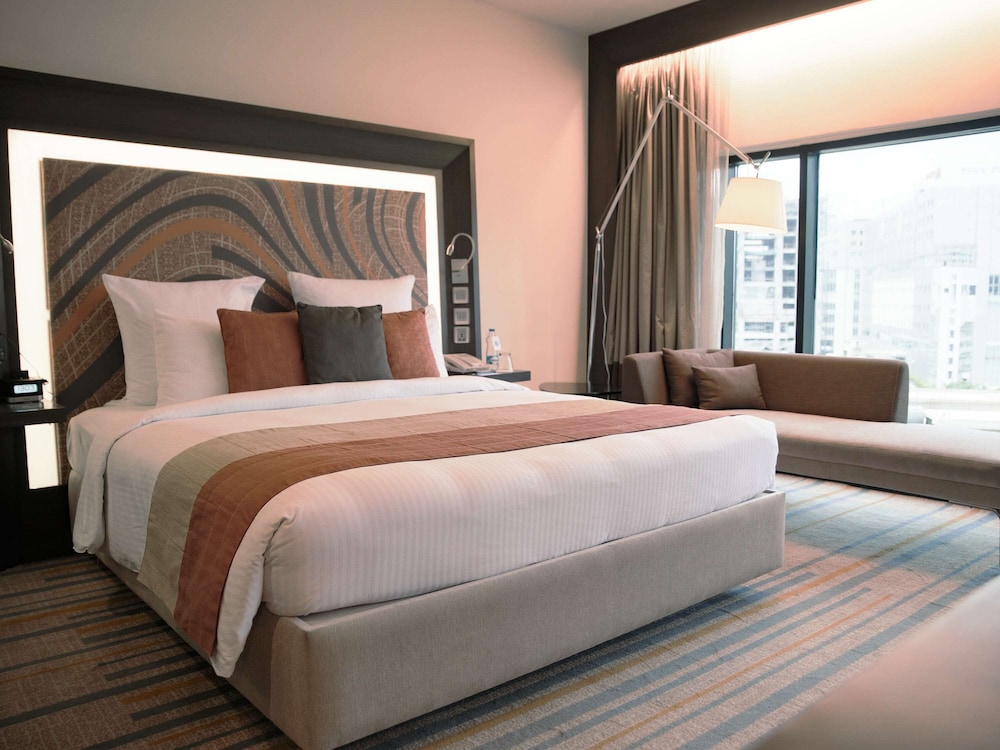 NOVOTEL KOLKATA HOTEL AND RESIDENCES 17/74