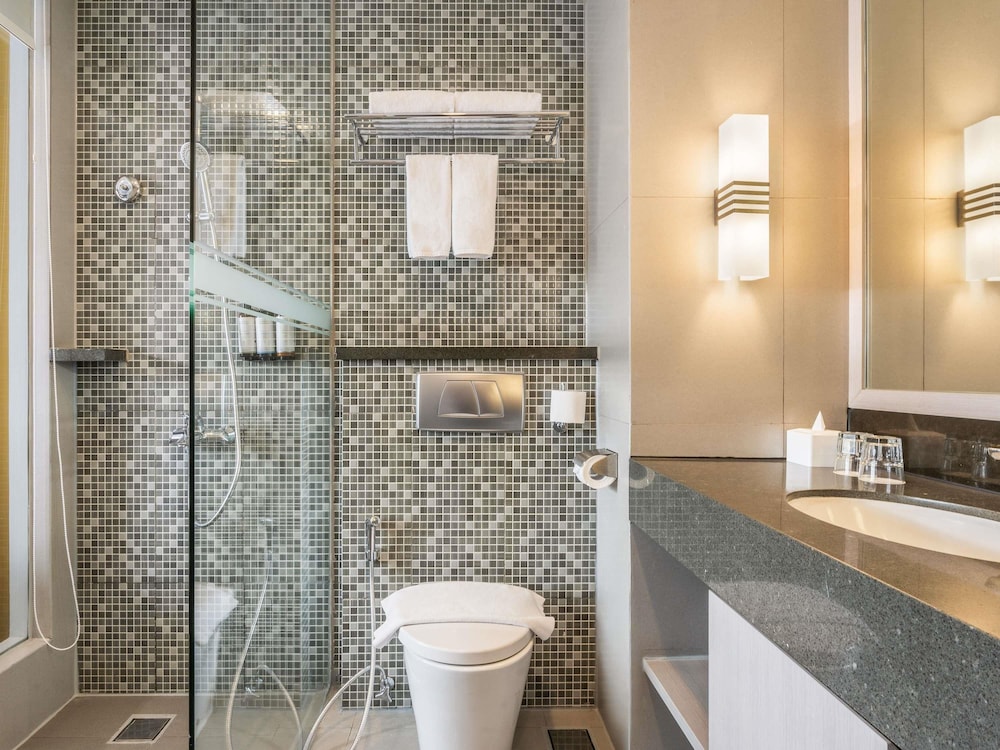 MERCURE JAKARTA CIKINI 49/50