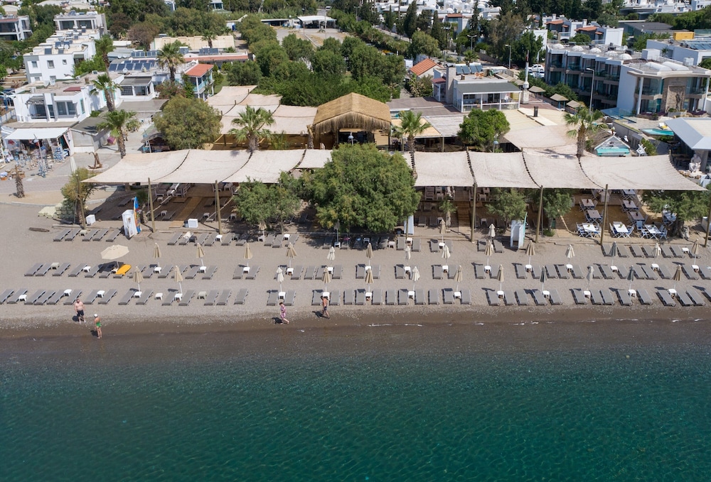 Kefi Beach And Suites 3/50