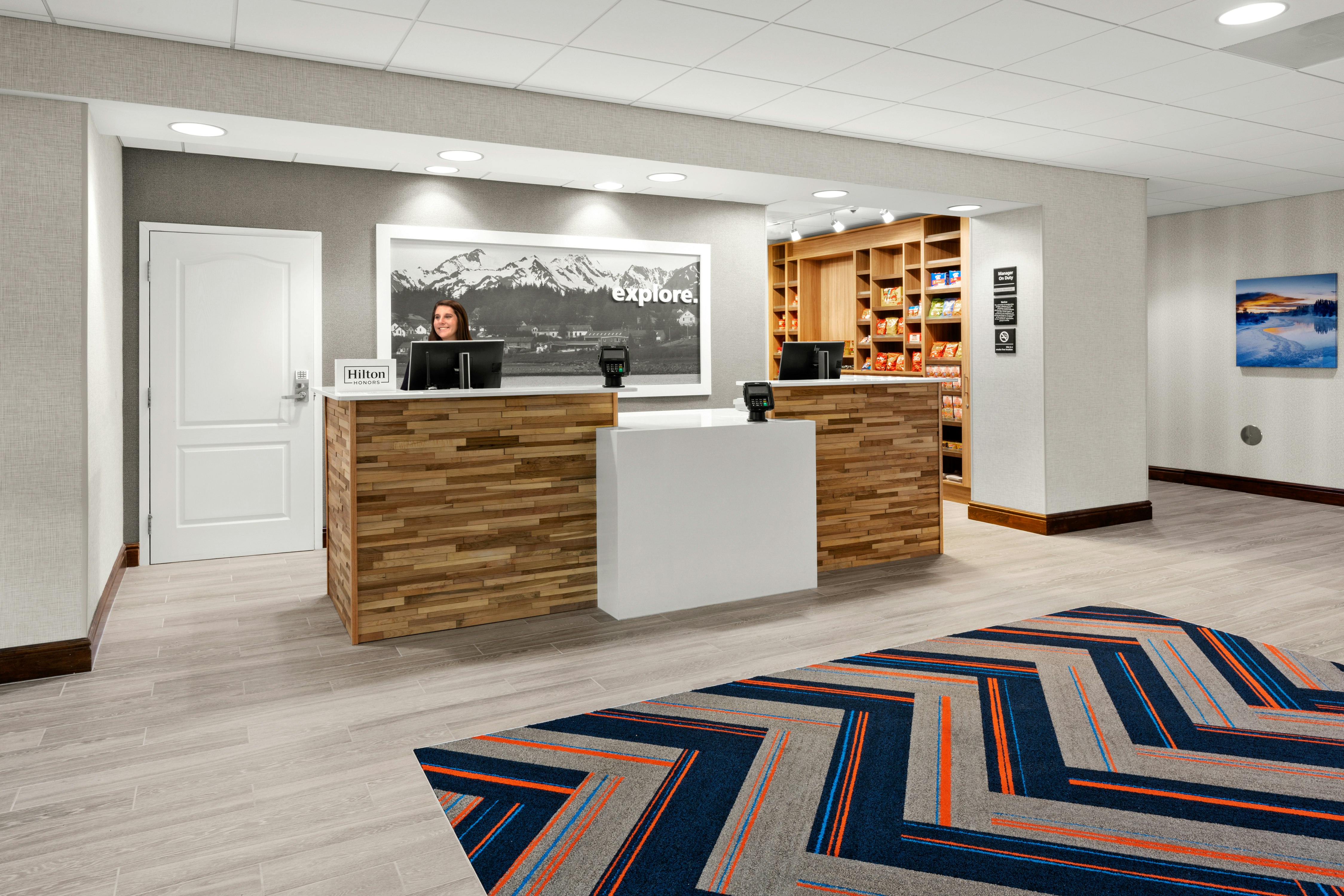 Hampton Inn and Suites Fairbanks 5/43