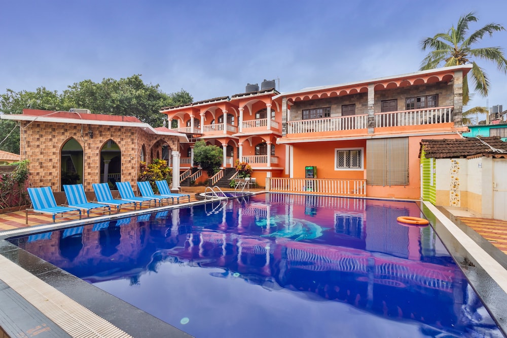 Larios Beach Holidays 3/50