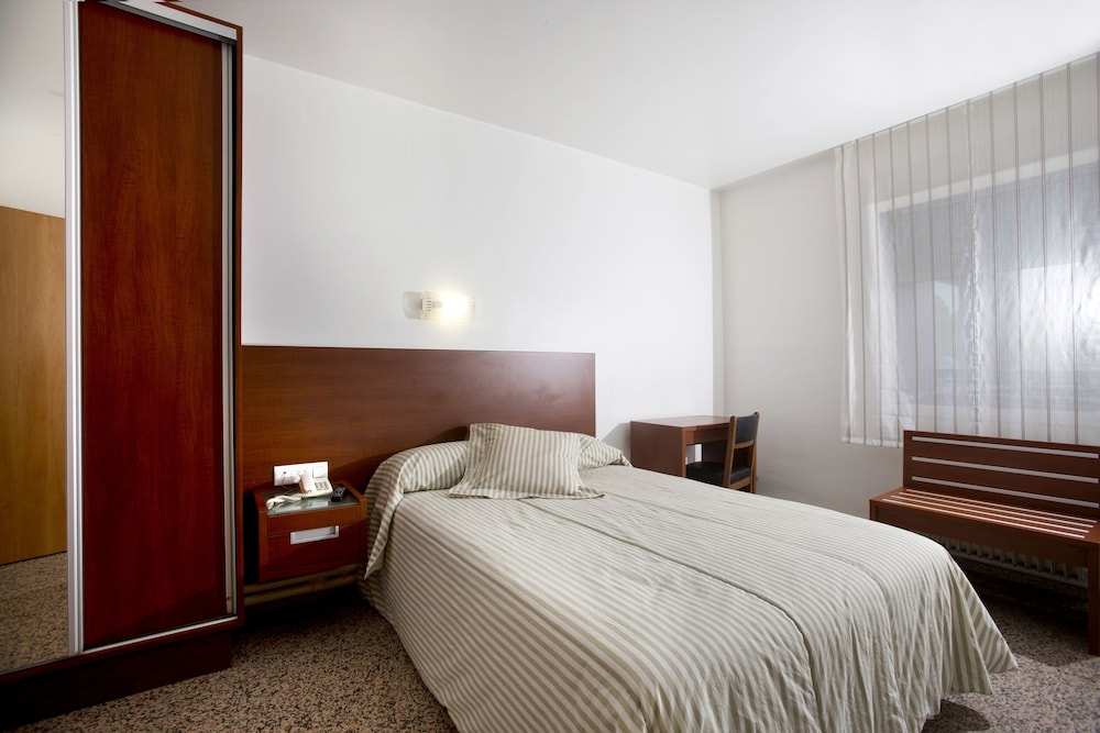 Hotel Marivella 8/34