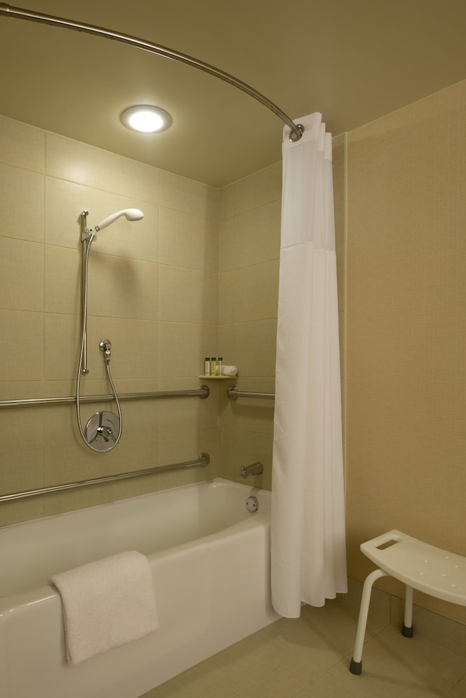Doubletree By Hilton Boston North Shore 19/64