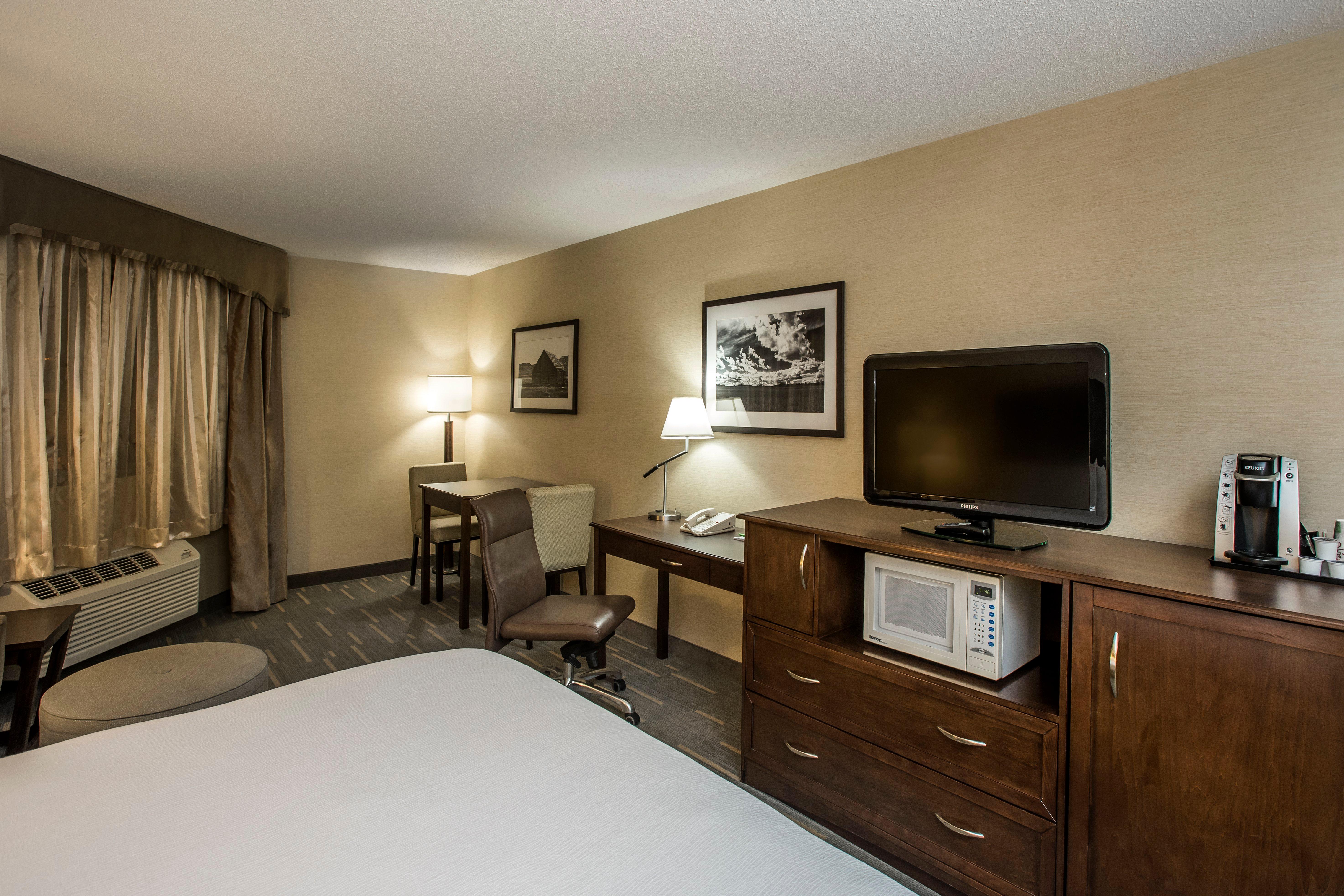 غرفة بسرير كينج، HOLIDAY INN LETHBRIDGE 10/10