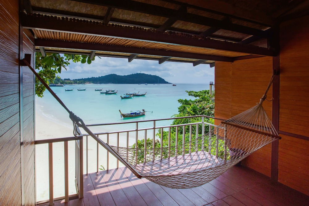 Chareena Hill Beach Resort 34/70