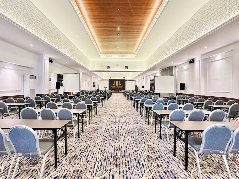 The Malioboro Hotel & Conference Center 34/42