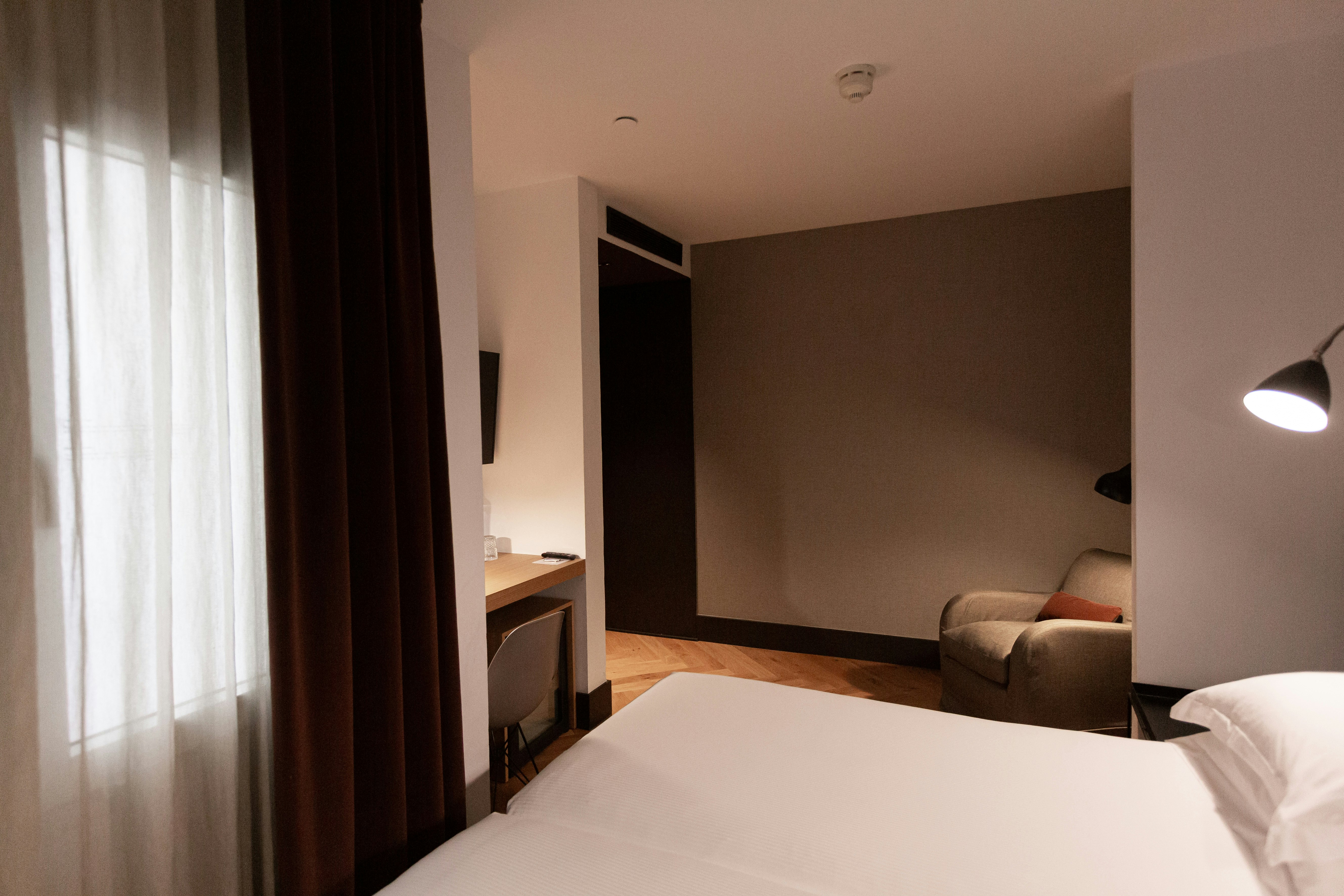 Alexandra Barcelona Hotel Curio Collection By Hilton 14/90