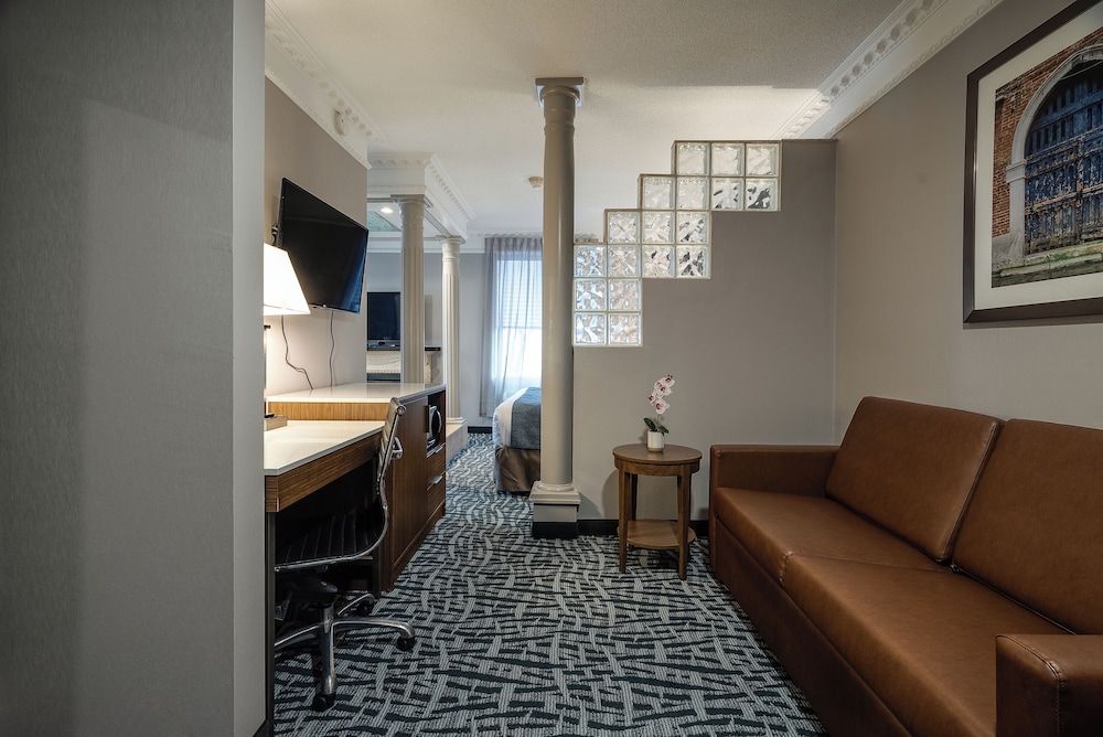 Monte Carlo Inn Toronto West Suites 44/65