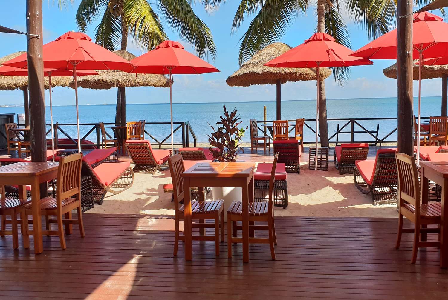 Ramada Suites by Wyndham Wailoaloa Beach Fiji 25/50