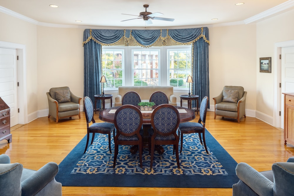 Historic Boone Tavern Hotel and Restaurant 48/69