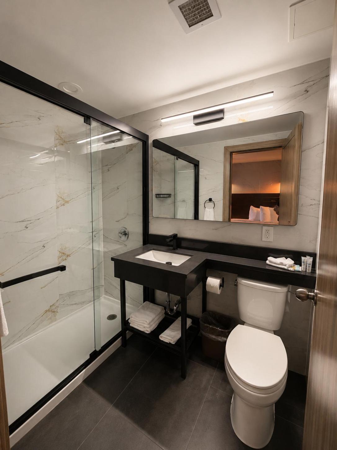 Tremont Hotel Bronx 46/50